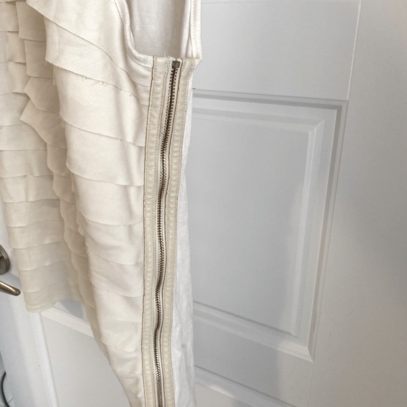 Cream Delicate Camisole with Gold side Zipper - Picture 4 of 6